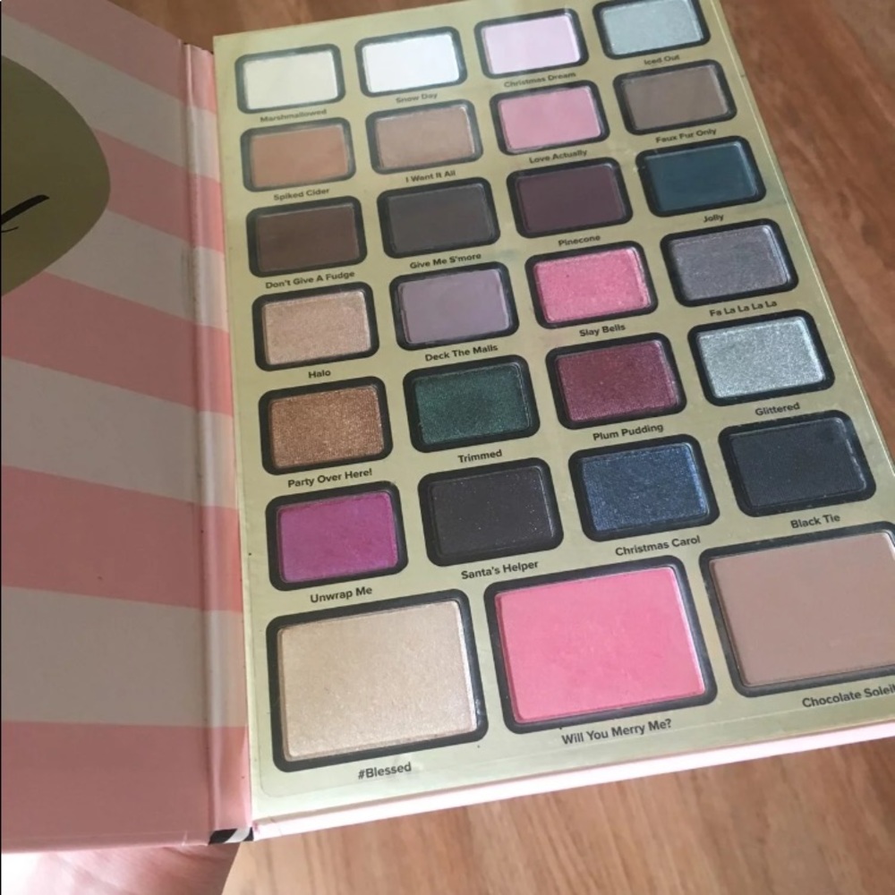 Too faced best year ever 2017 🌈